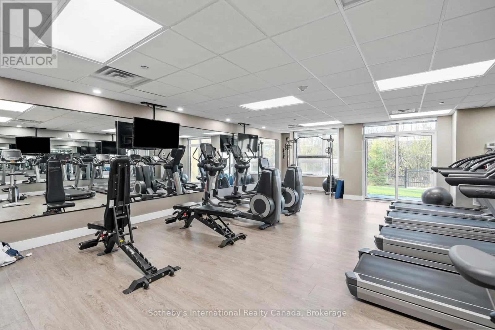 323 - 125 SHOREVIEW PLACE, #323