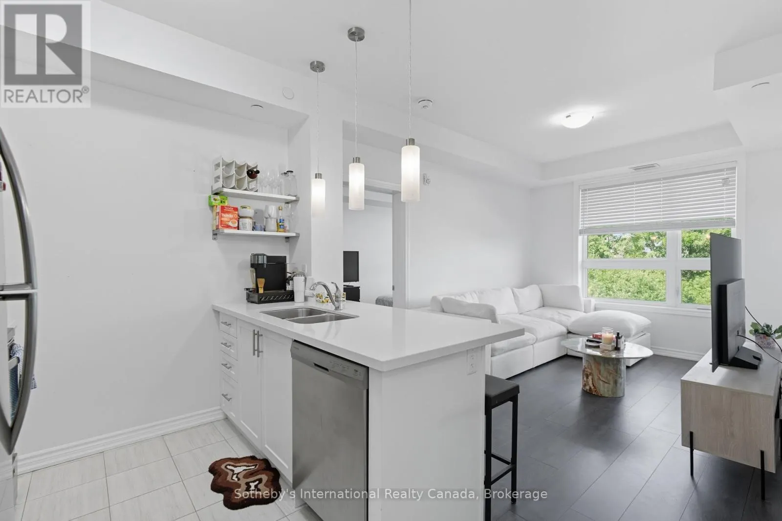 323 - 125 SHOREVIEW PLACE, #323