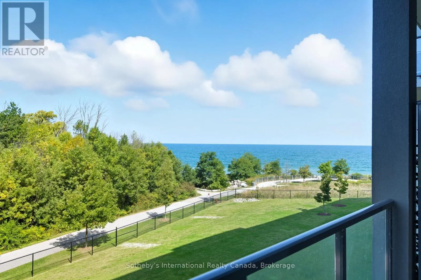 323 - 125 SHOREVIEW PLACE, #323