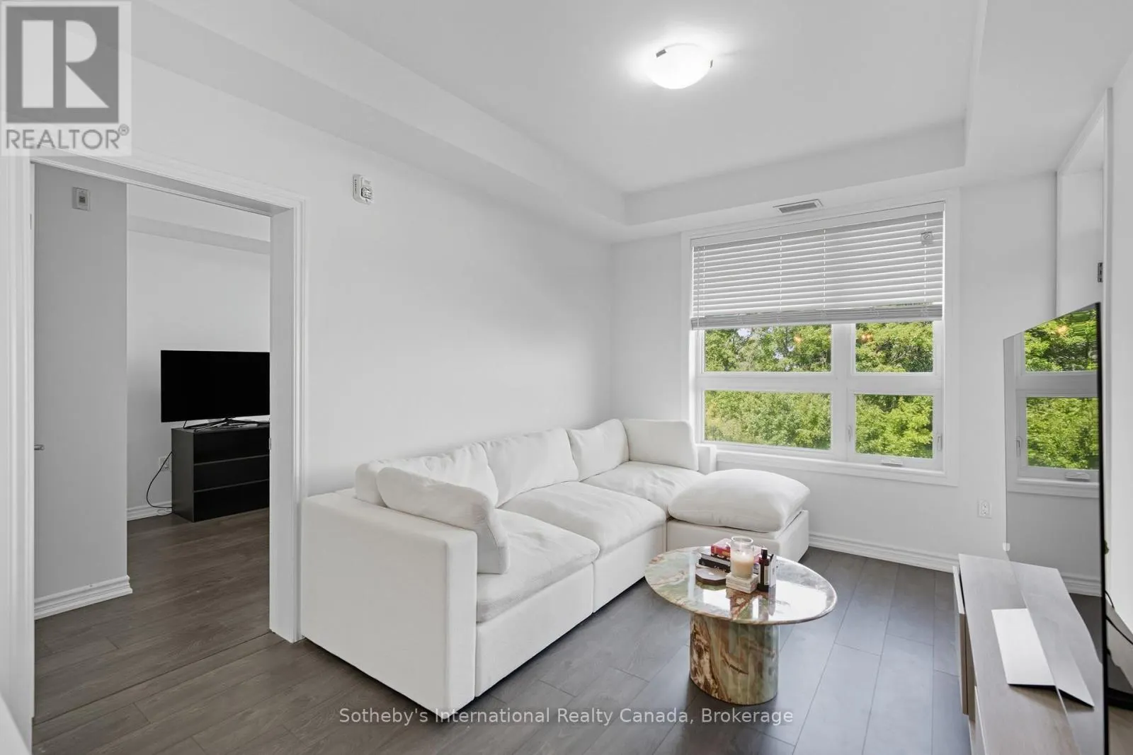 323 - 125 SHOREVIEW PLACE, #323