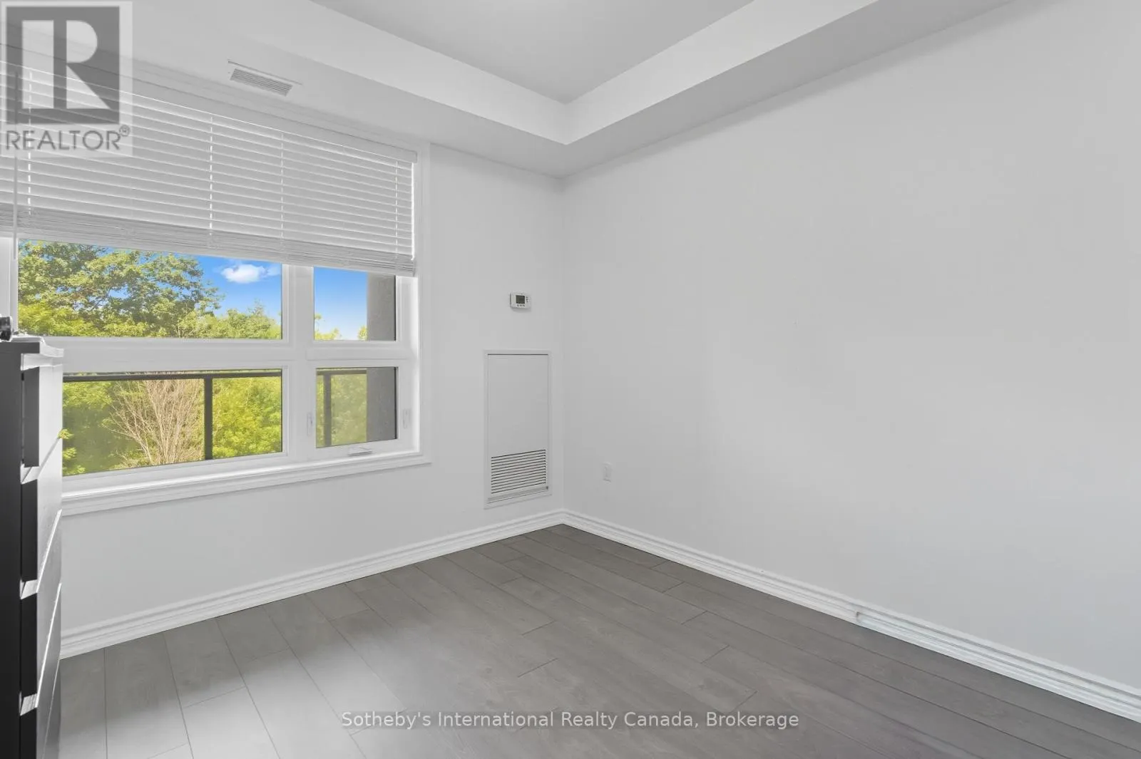 323 - 125 SHOREVIEW PLACE, #323