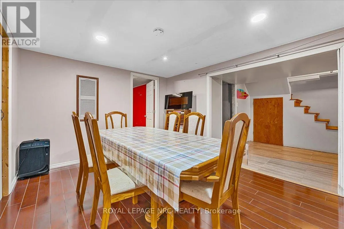 16 DUNRAVEN AVENUE