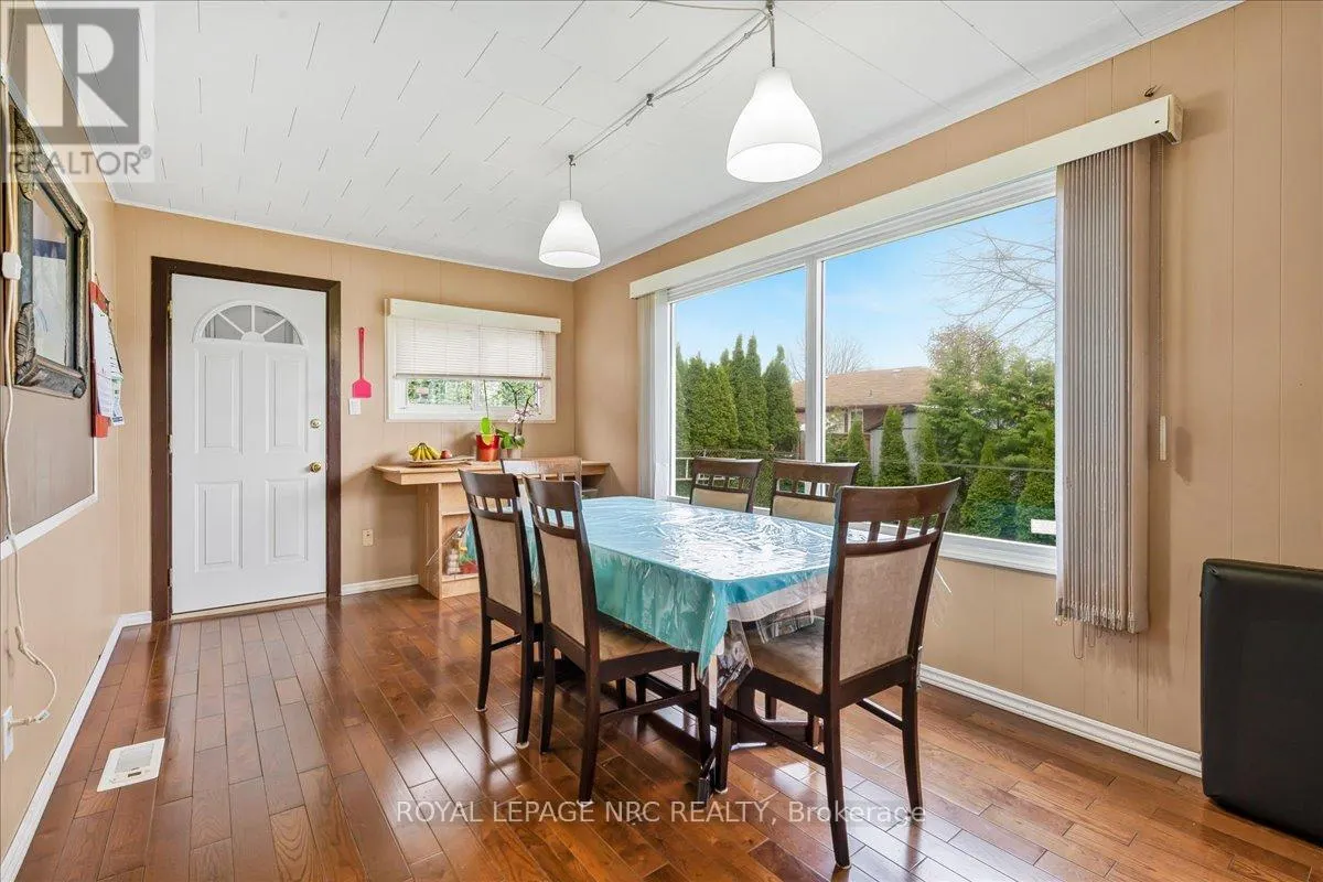 16 DUNRAVEN AVENUE