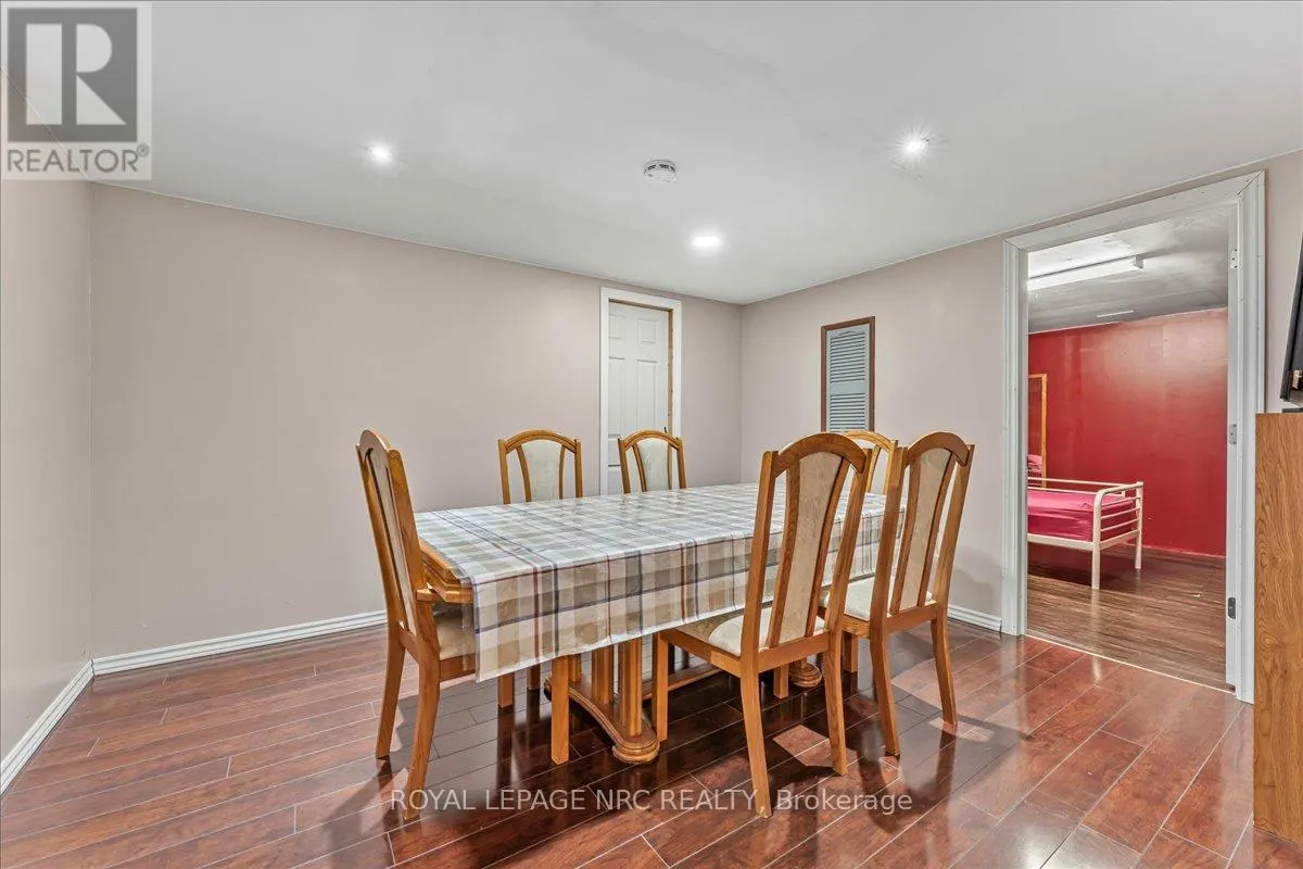 16 DUNRAVEN AVENUE