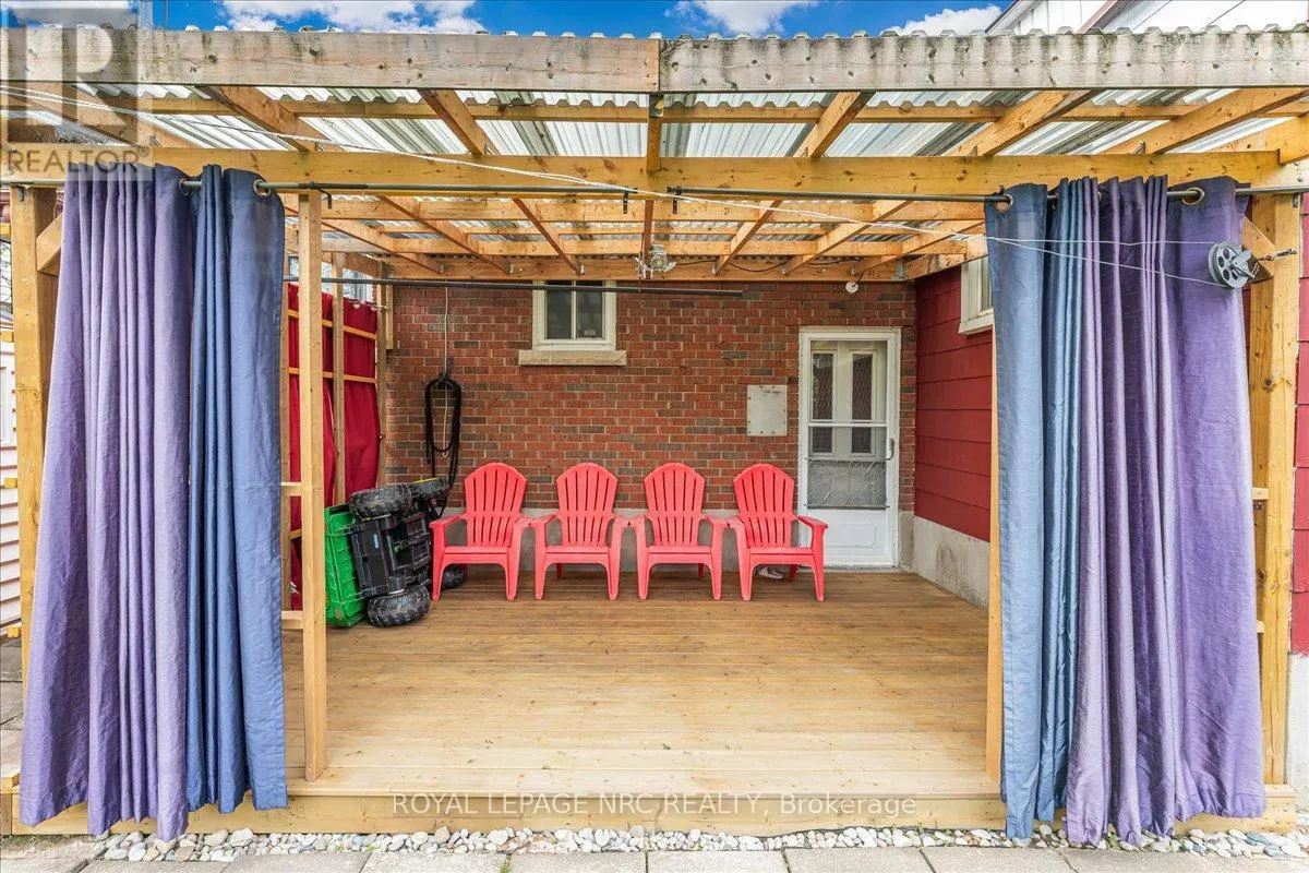 16 DUNRAVEN AVENUE