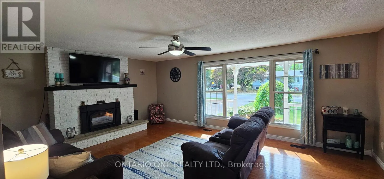 550 MUSKOKA BEACH ROAD