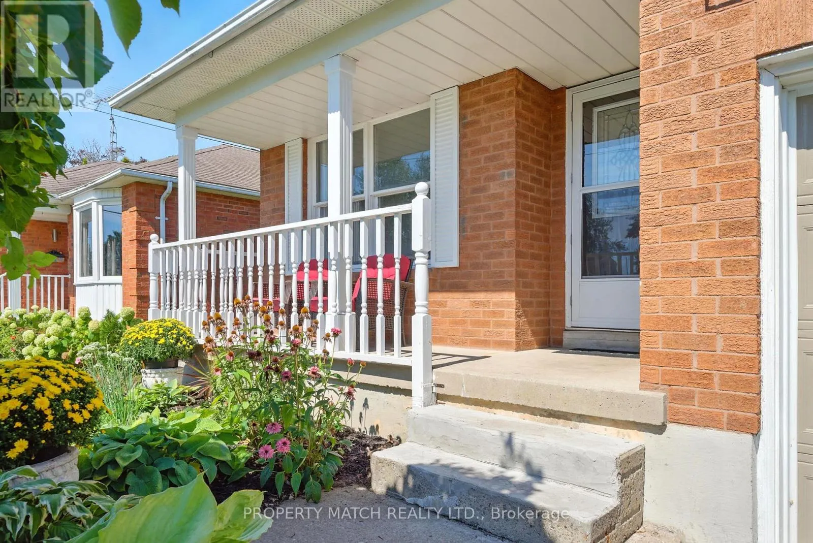 496 BURNHAM MANOR COURT