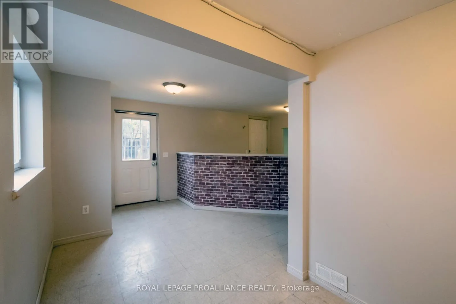 125 COLLEGE STREET W
