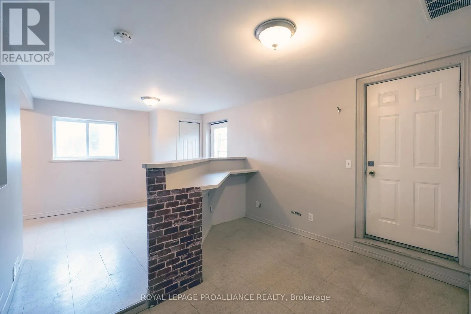 125 COLLEGE STREET W