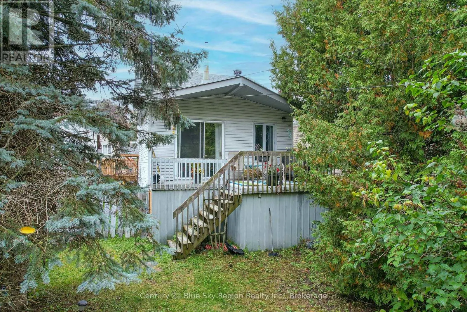 242 PRINCESS AVENUE E