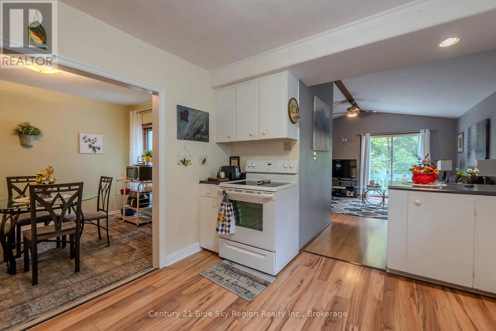 242 PRINCESS STREET E