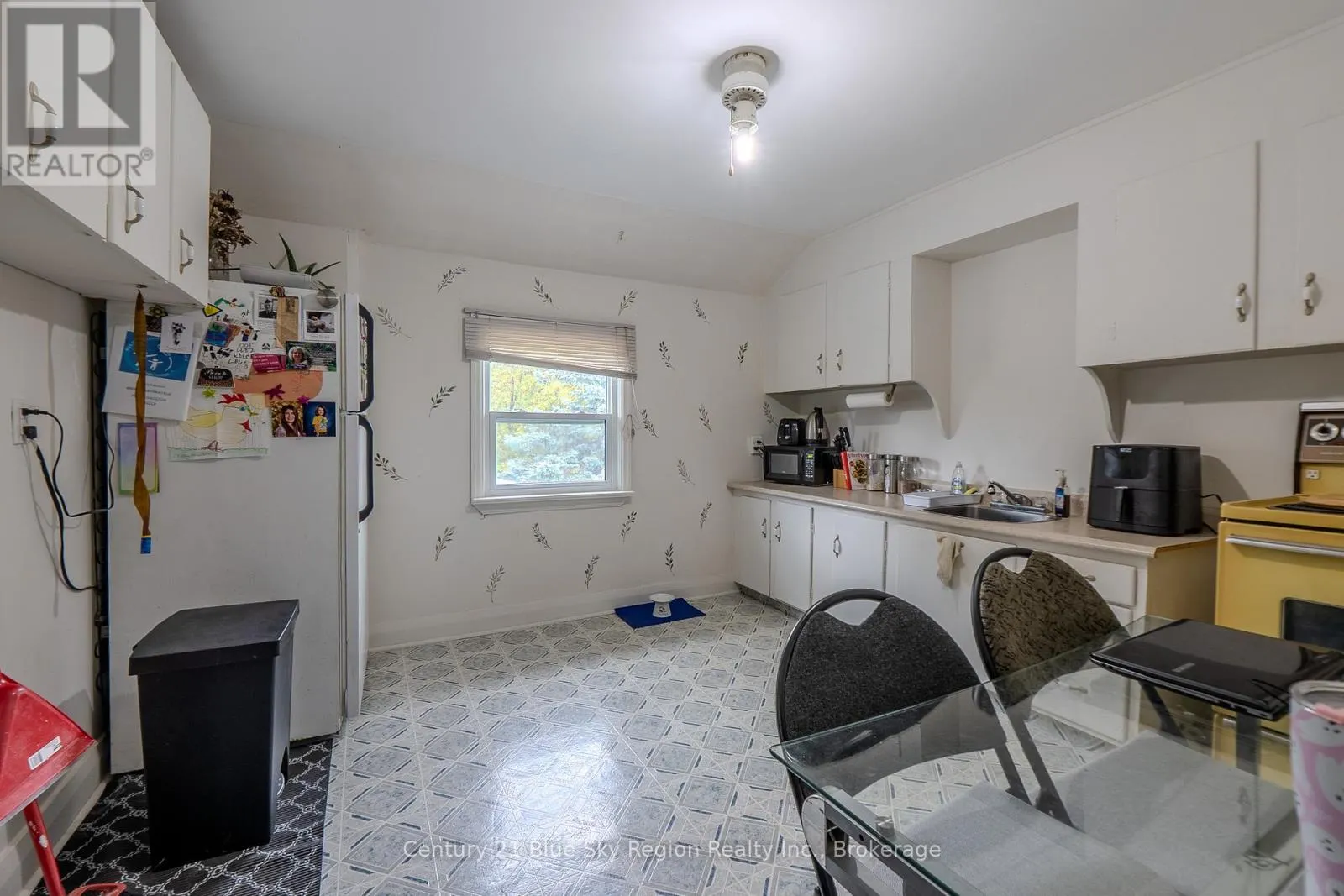 242 PRINCESS STREET E