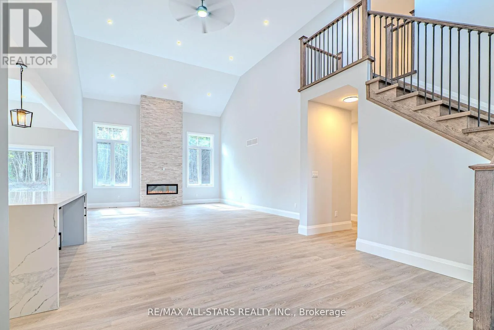 837 CEDAR GLEN ROAD