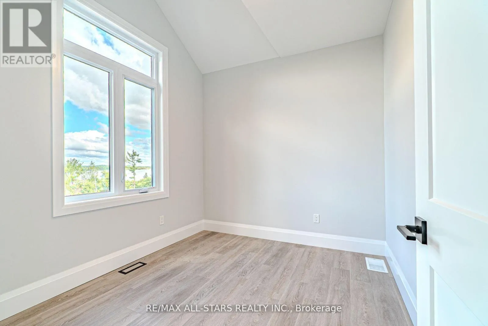 837 CEDAR GLEN ROAD