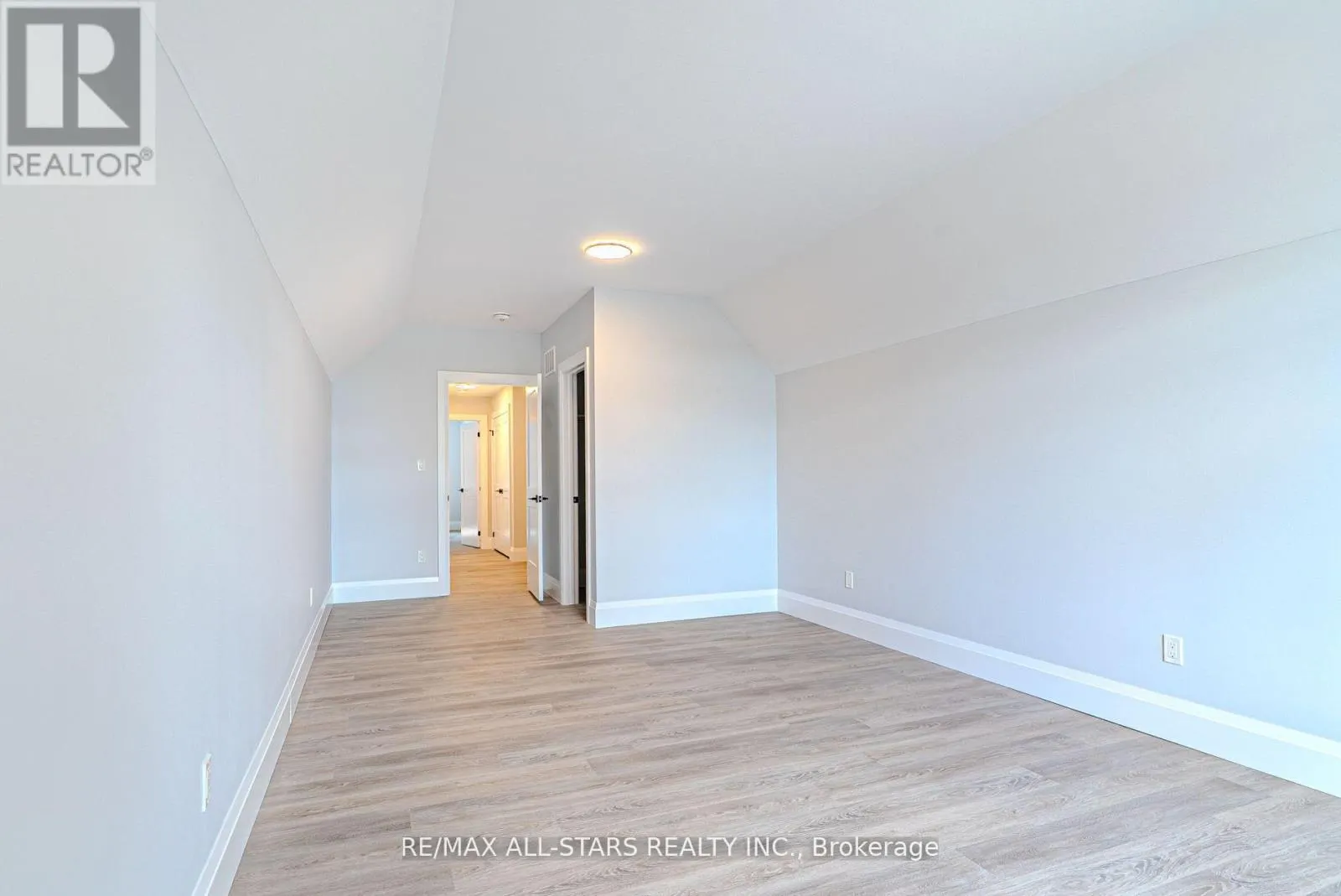 837 CEDAR GLEN ROAD