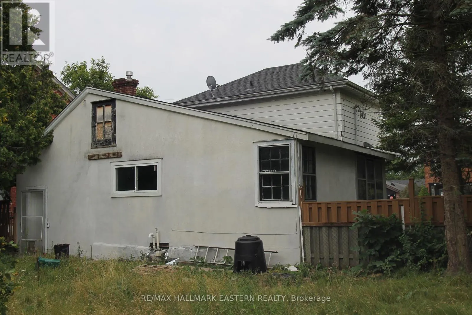 384 KING STREET W
