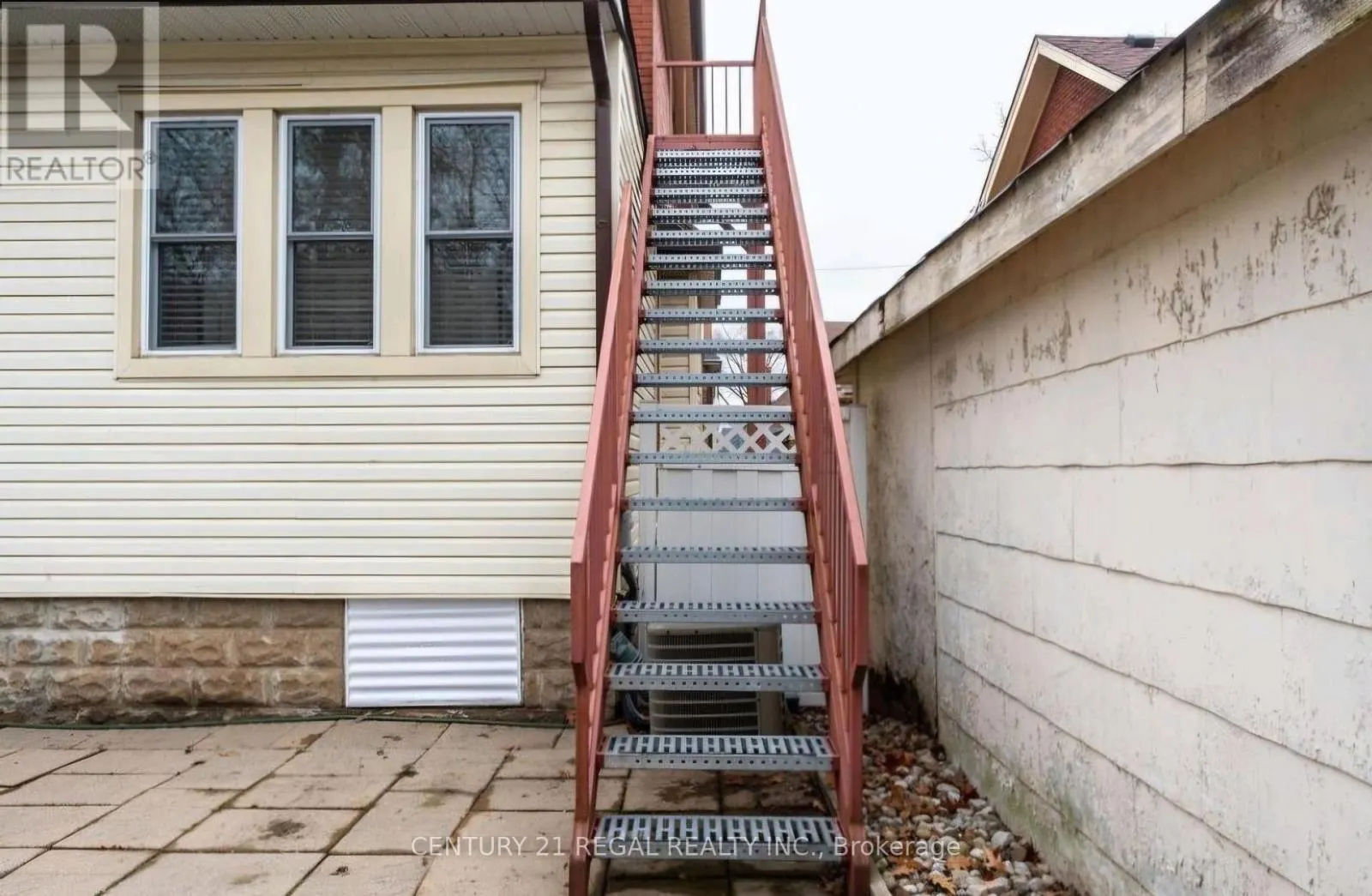 UPPER - 133 EASTBOURNE AVENUE