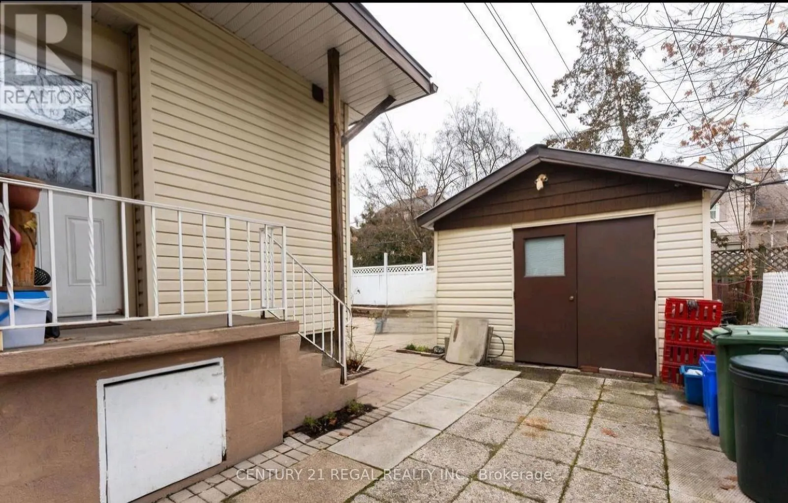 UPPER - 133 EASTBOURNE AVENUE