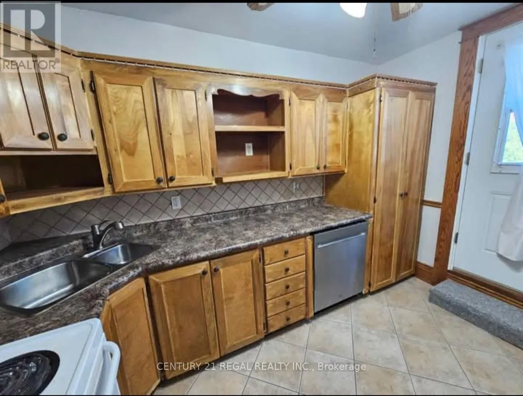 UPPER - 133 EASTBOURNE AVENUE