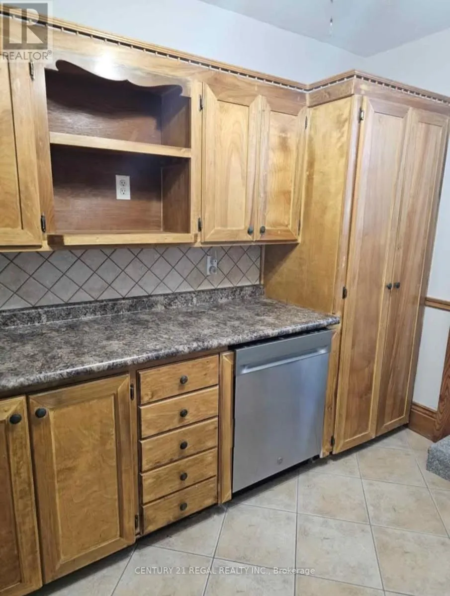 UPPER - 133 EASTBOURNE AVENUE