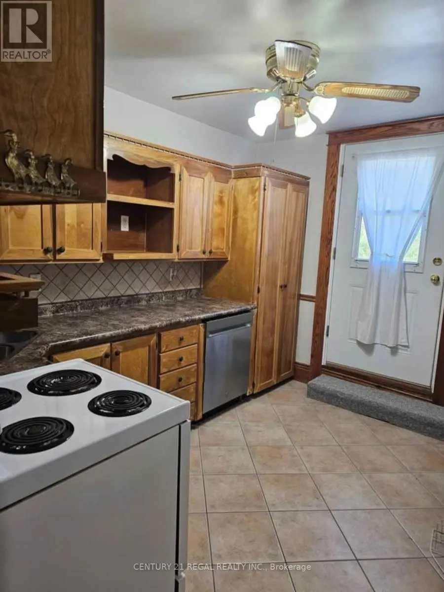 UPPER - 133 EASTBOURNE AVENUE