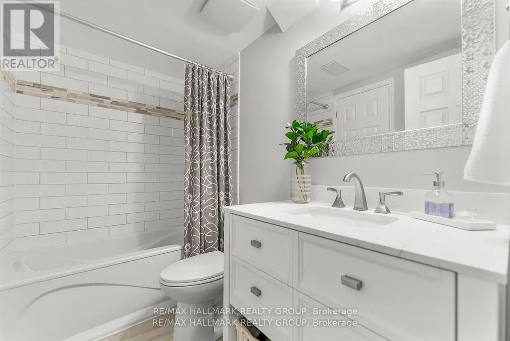 110H CENTREPOINTE DRIVE