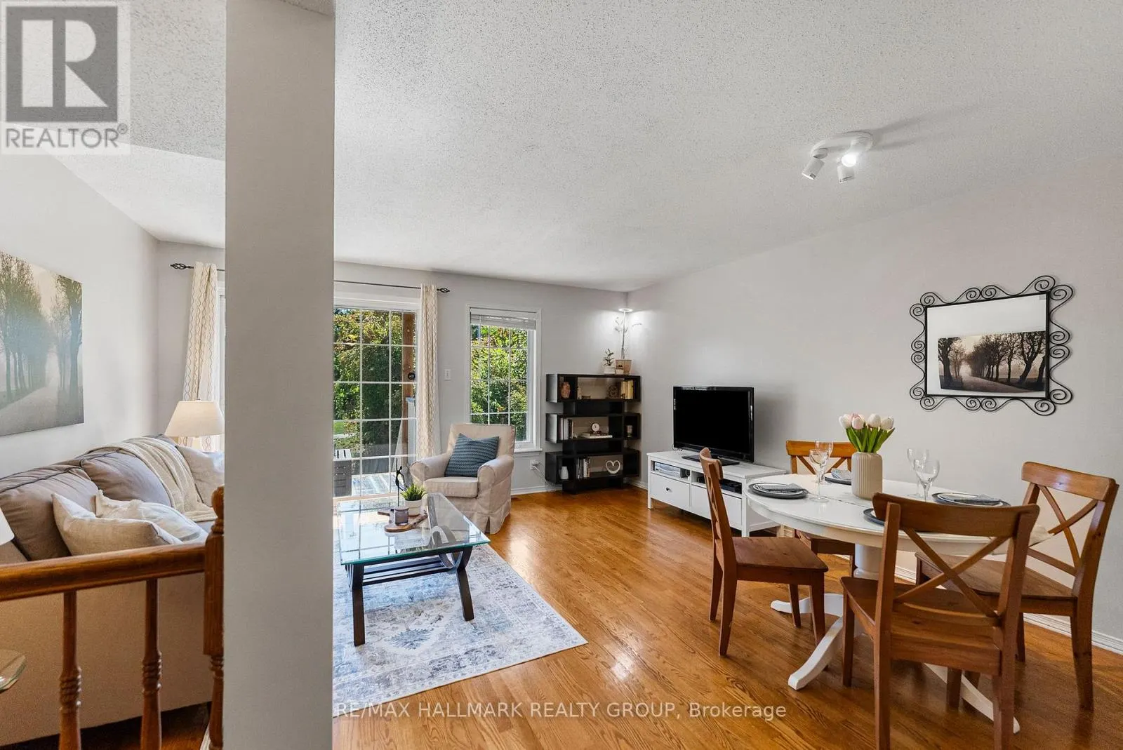 110H CENTREPOINTE DRIVE
