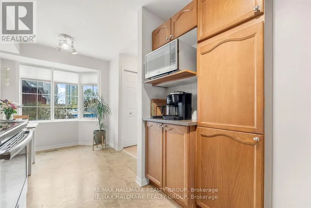110H CENTREPOINTE DRIVE