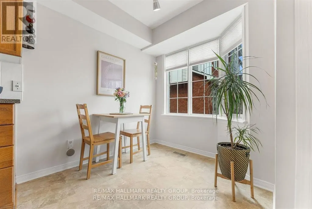 110H CENTREPOINTE DRIVE