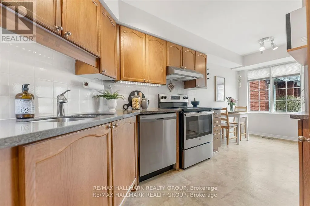 110H CENTREPOINTE DRIVE