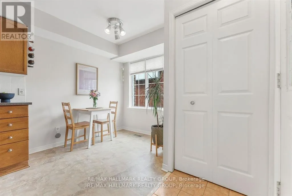 110H CENTREPOINTE DRIVE