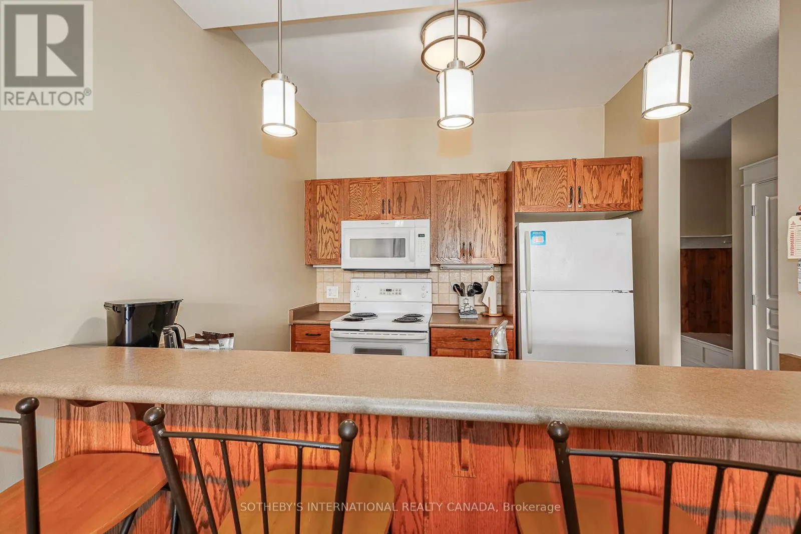 120 - 125 FAIRWAY COURT