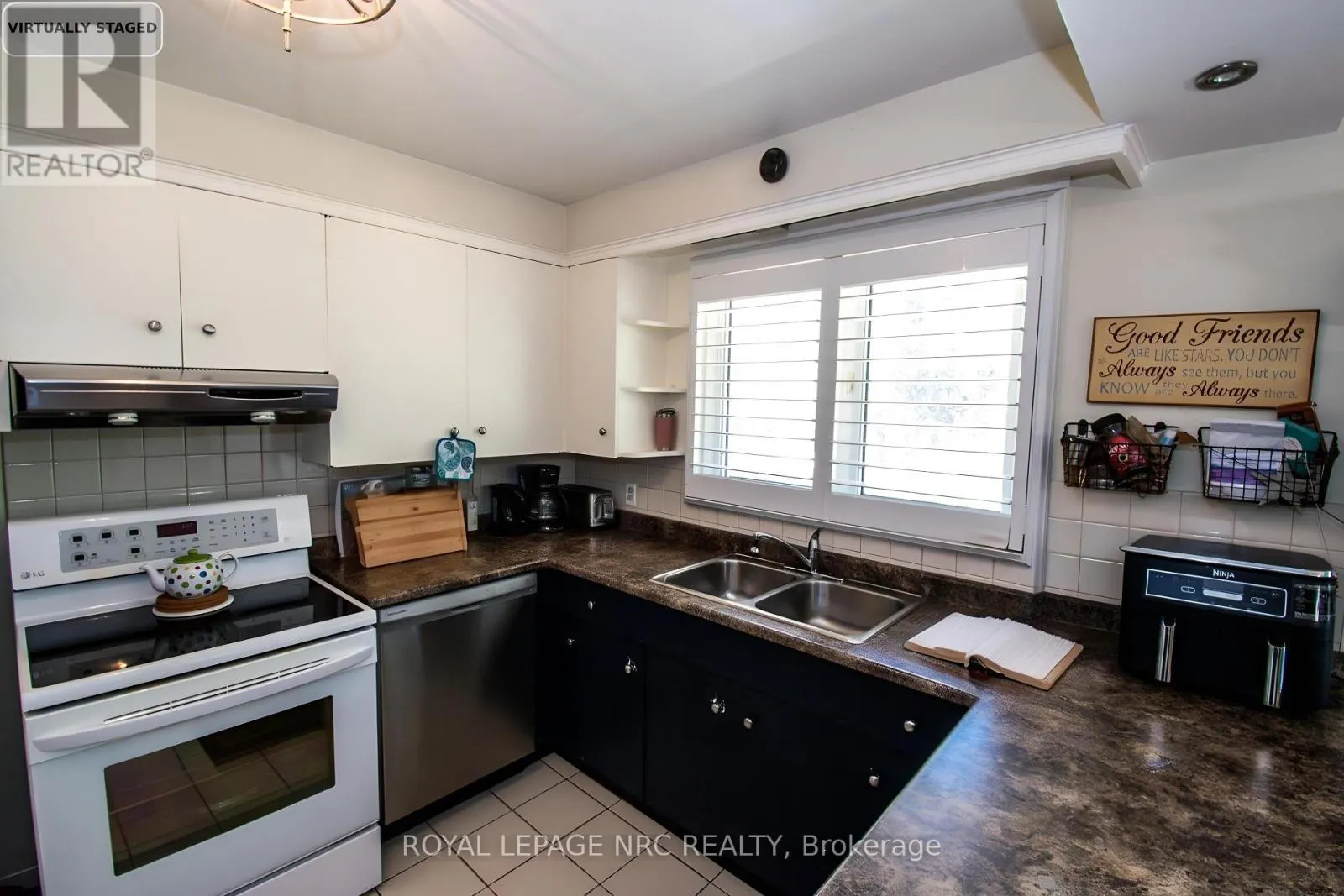 73 LOCKVIEW CRESCENT