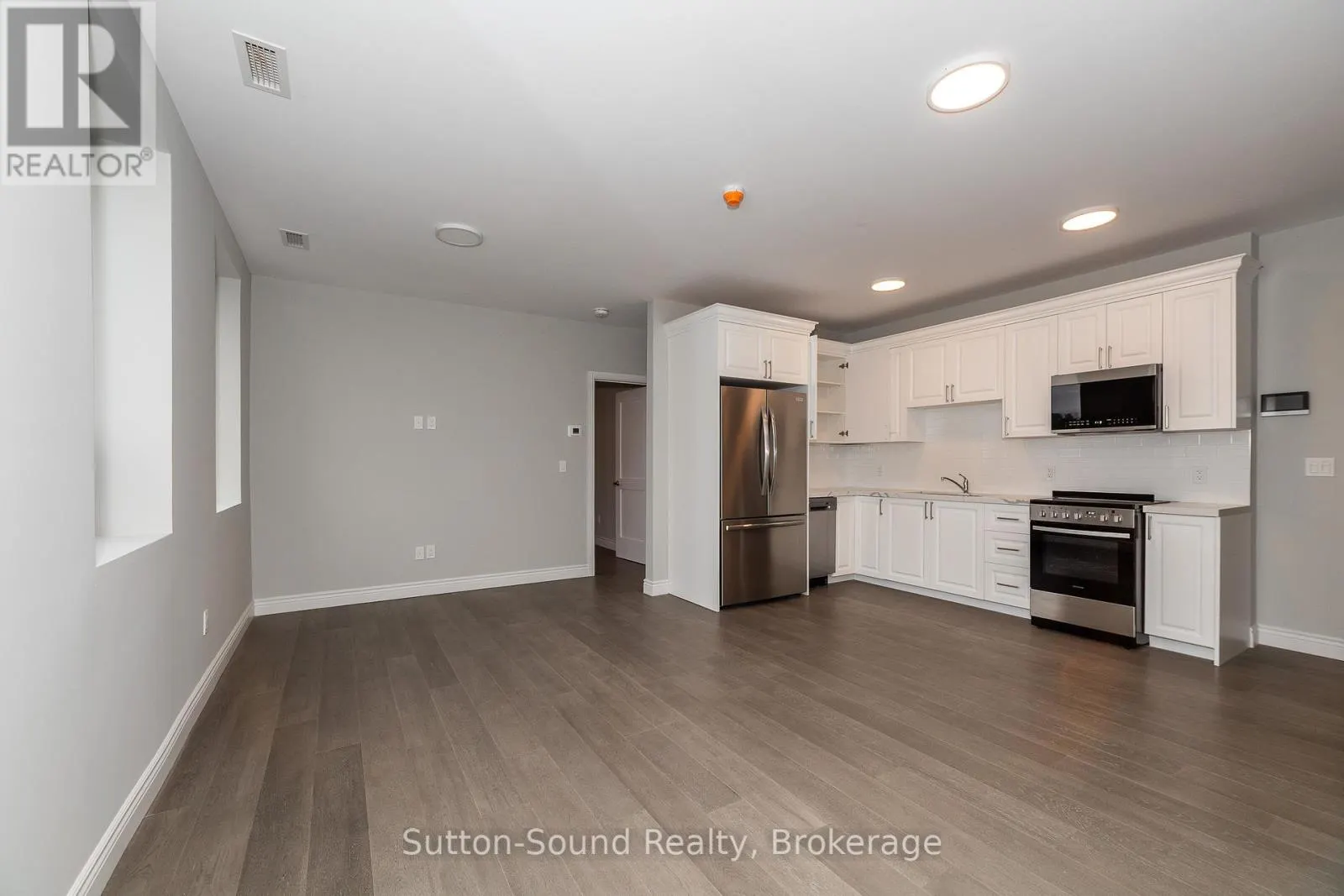 920 1ST AVENUE W