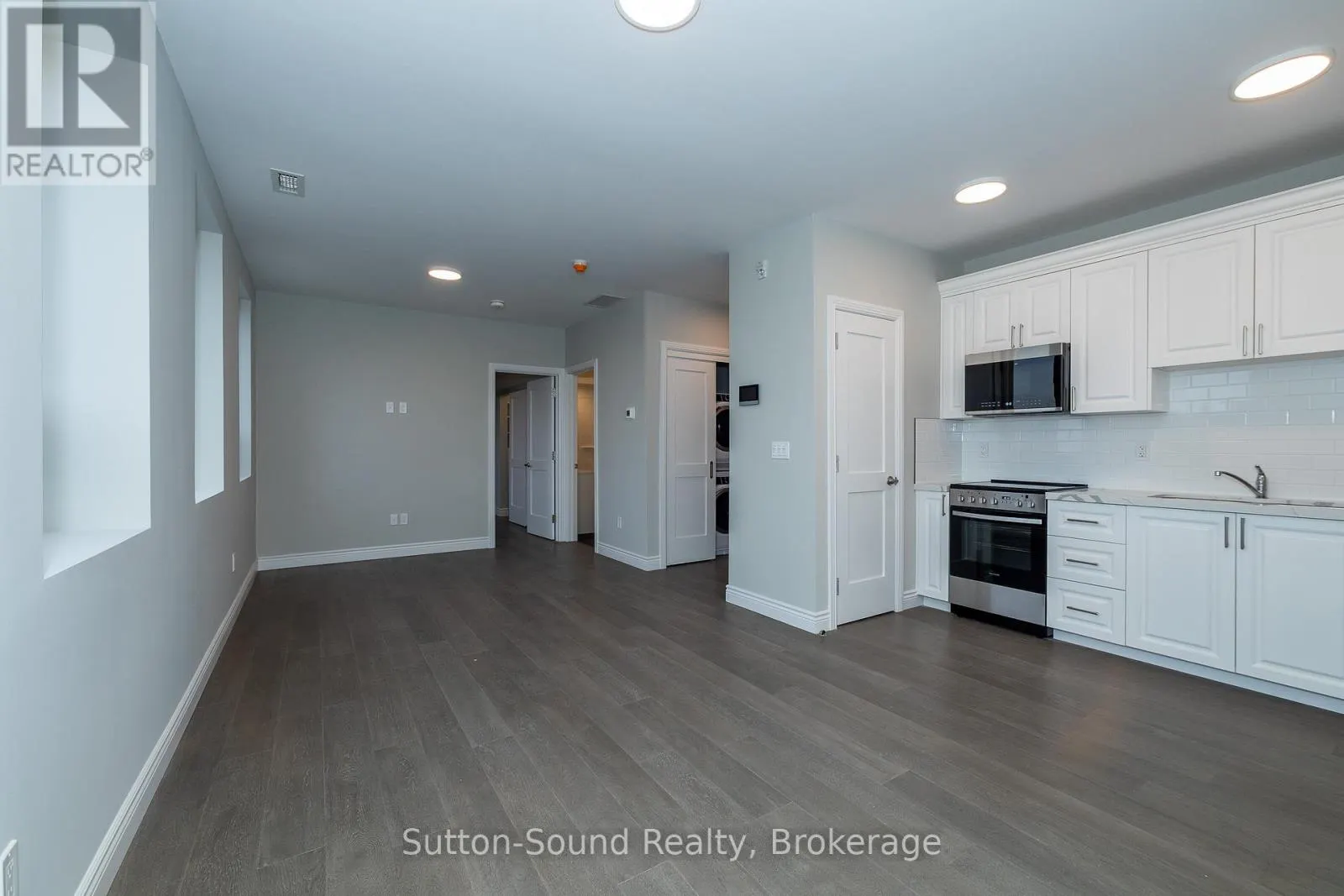 920 1ST AVENUE W