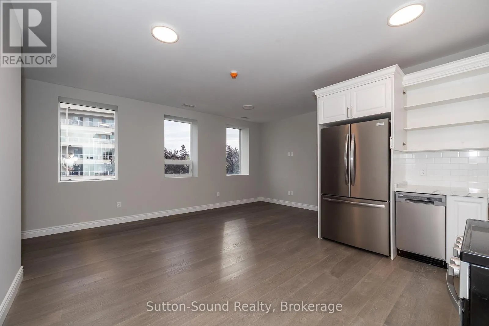 920 1ST AVENUE W