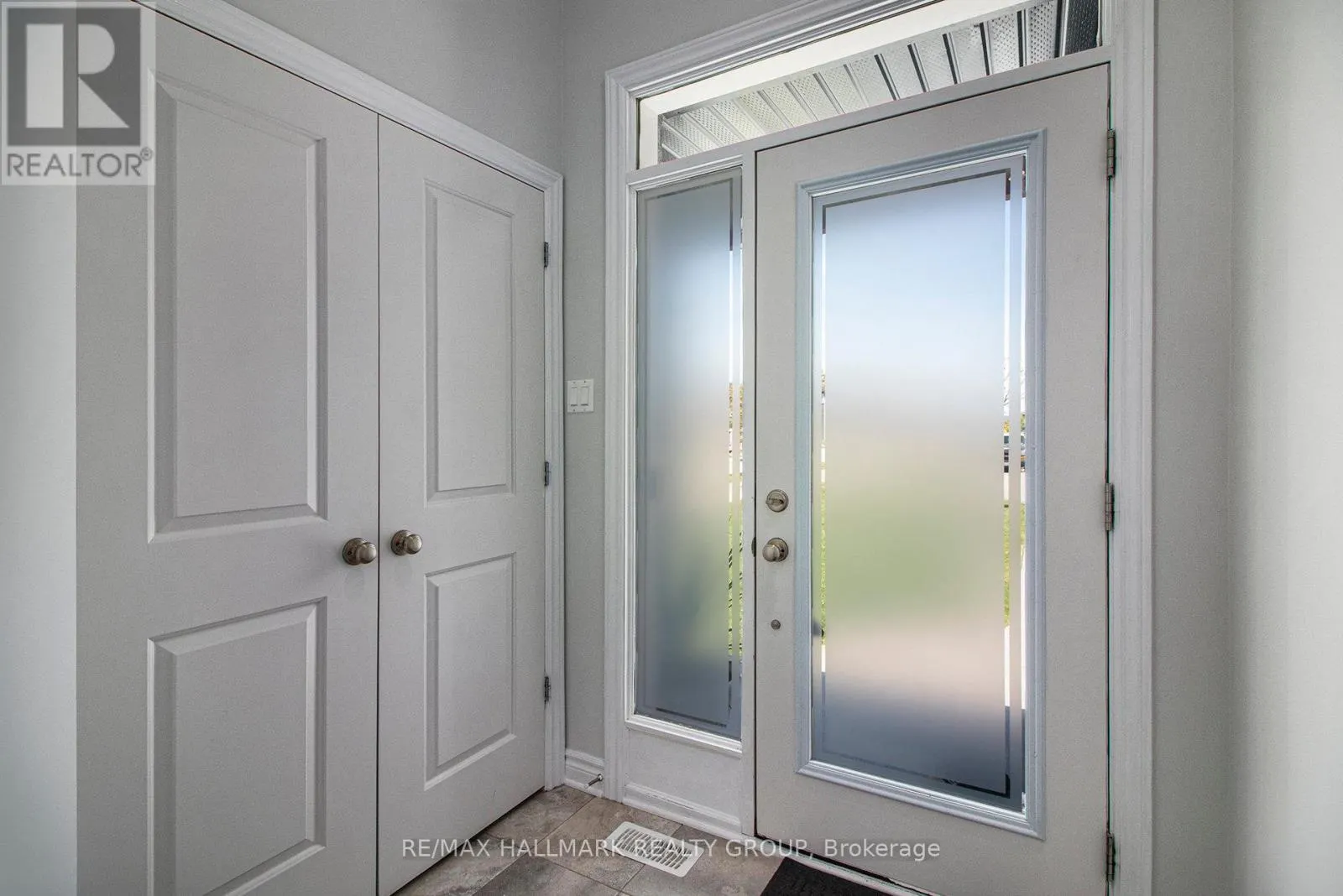 754 CAIRN CRESCENT