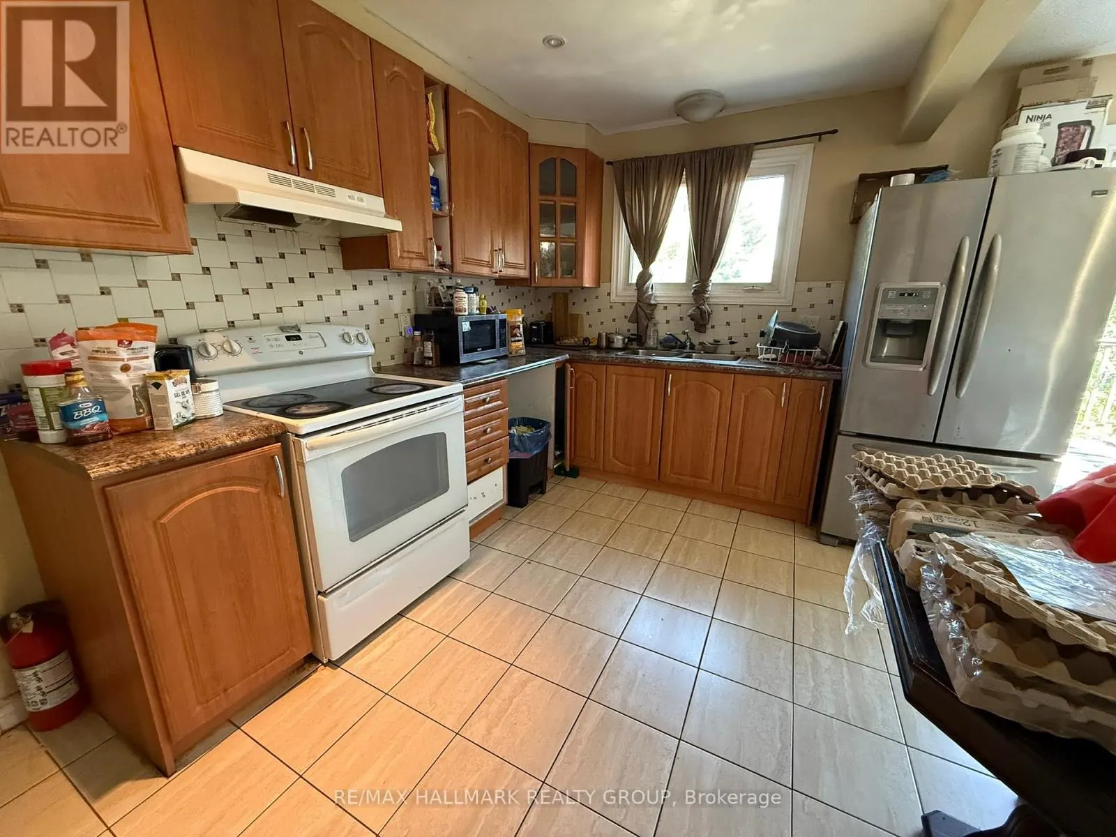 930 CAHILL DRIVE W