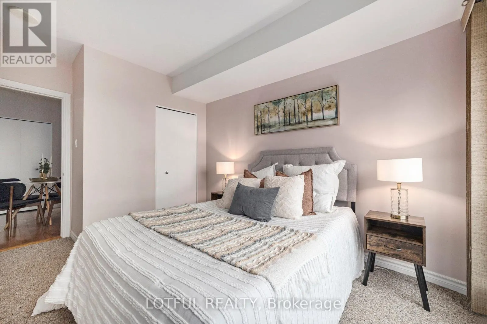 1703 - 234 RIDEAU STREET