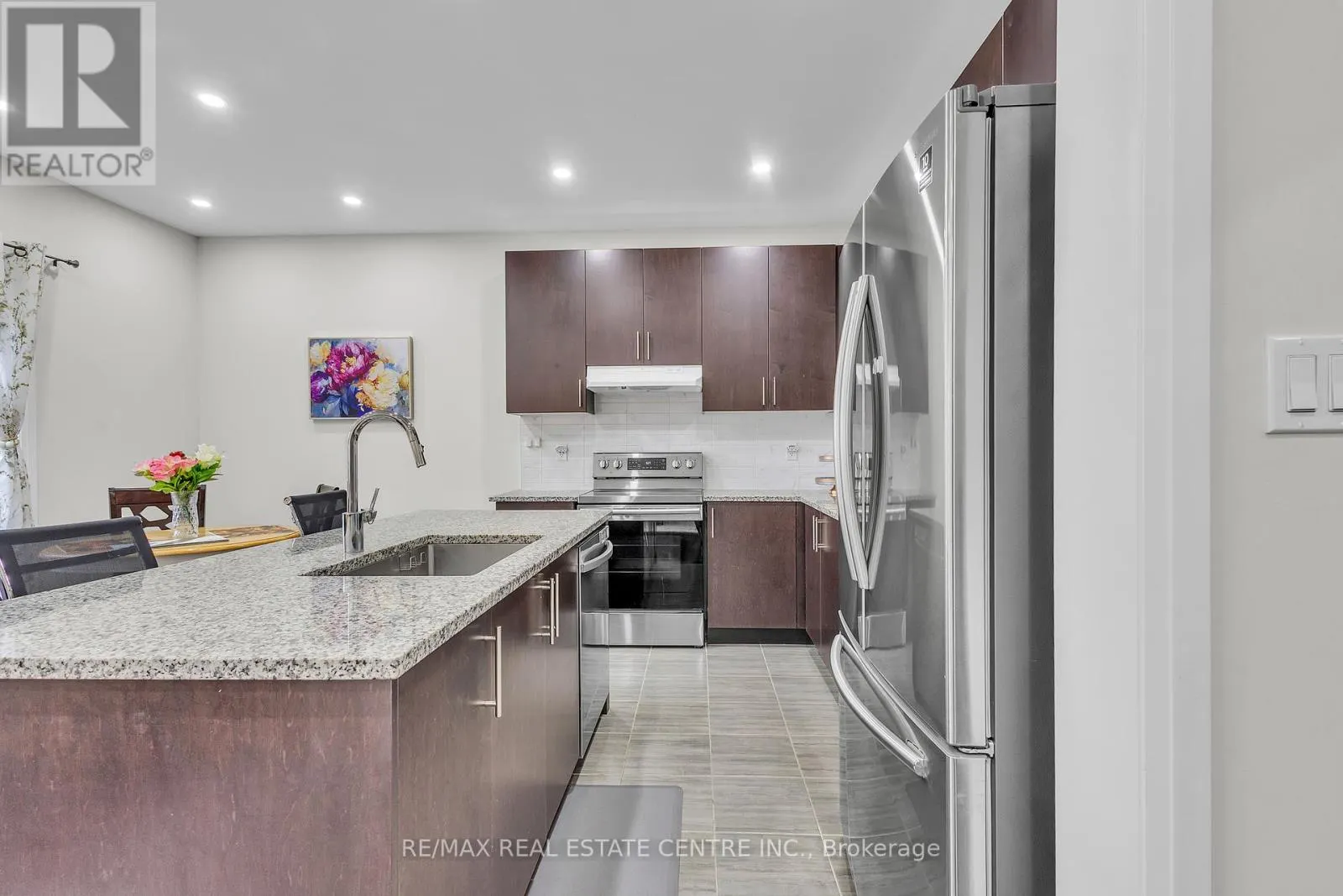 4 SLATER STREET