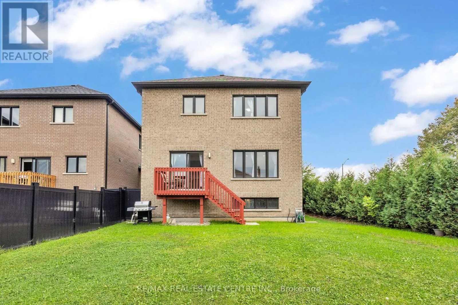 4 SLATER STREET