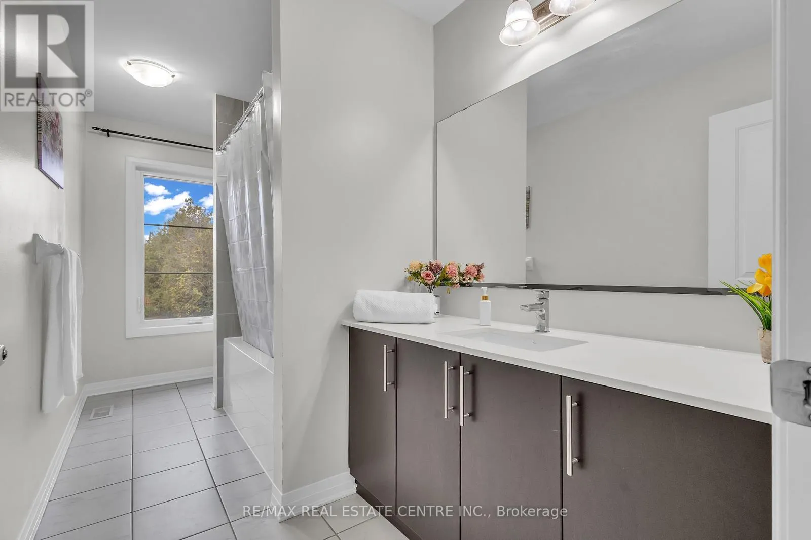 4 SLATER STREET