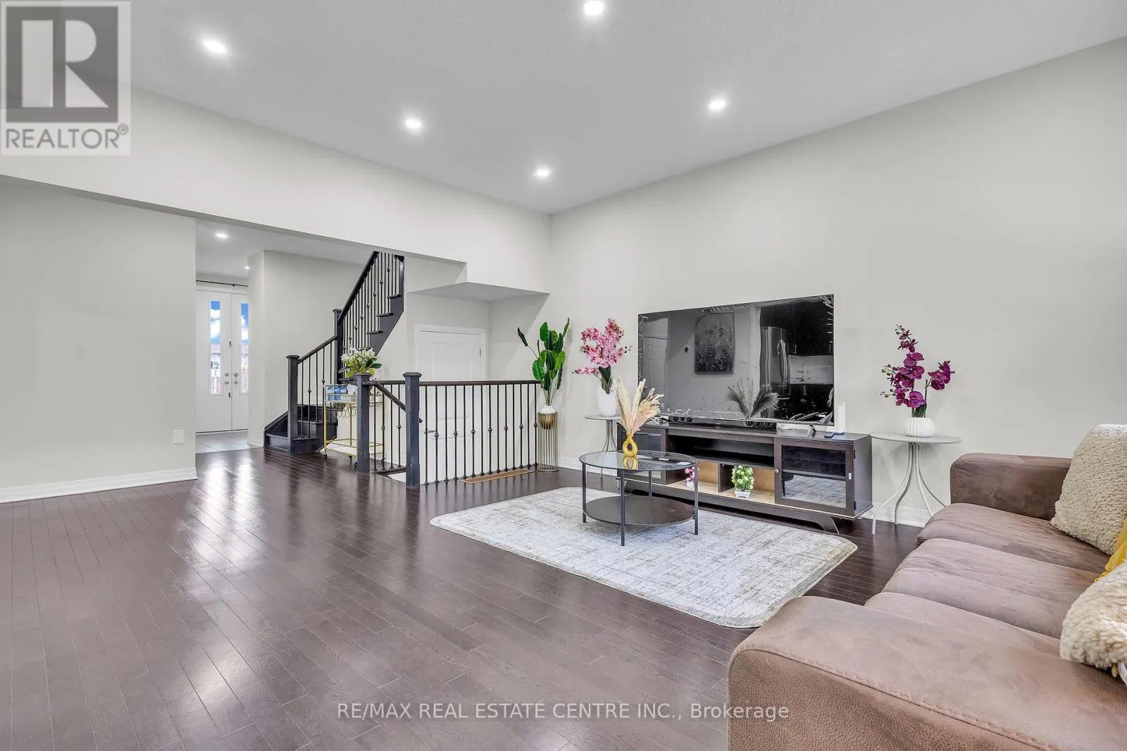 4 SLATER STREET