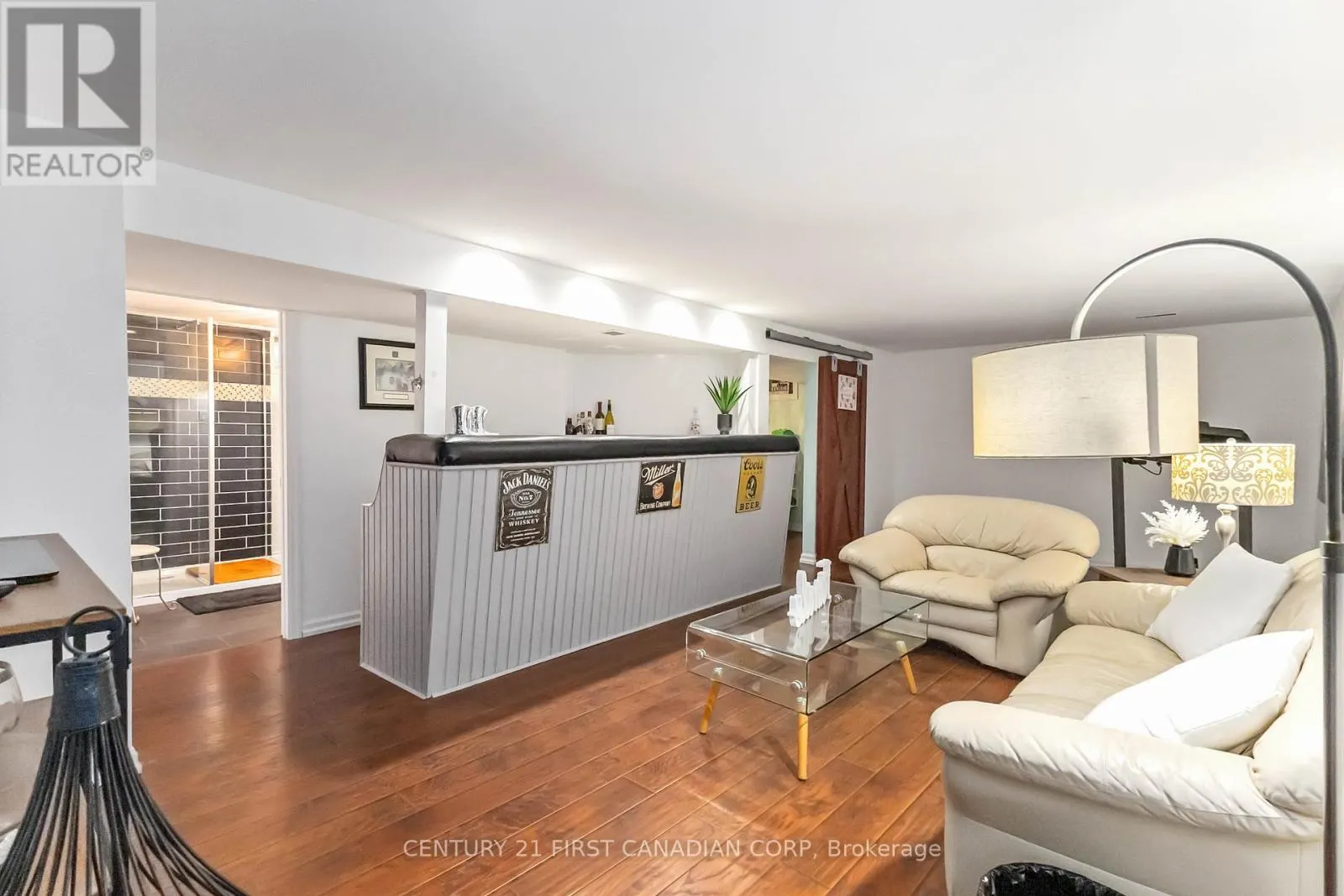 927 FARNHAM ROAD