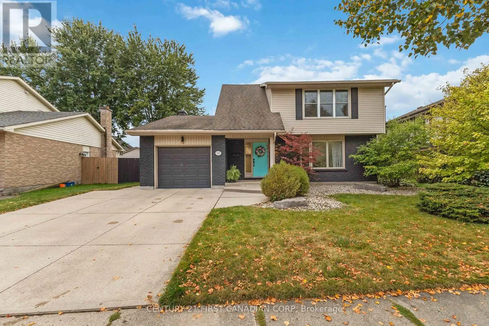 927 FARNHAM ROAD