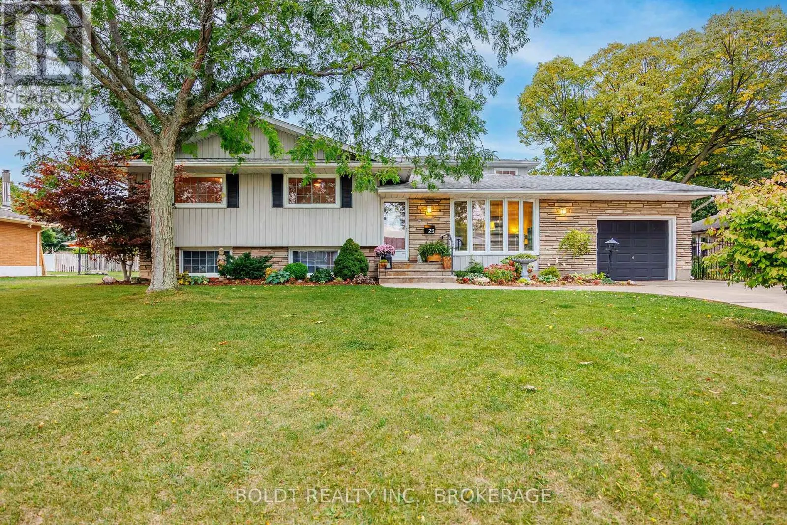 25 NEPTUNE DRIVE