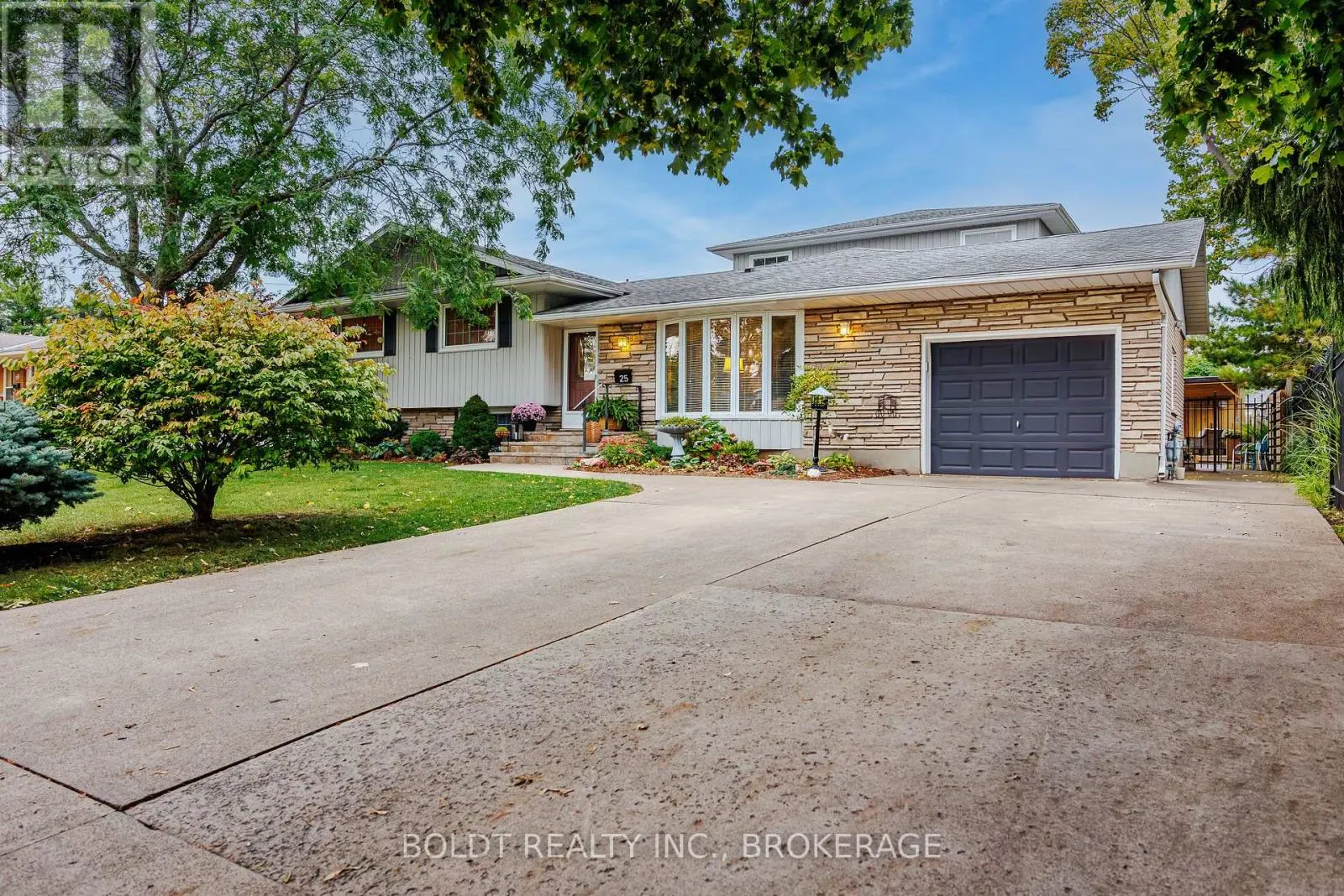 25 NEPTUNE DRIVE