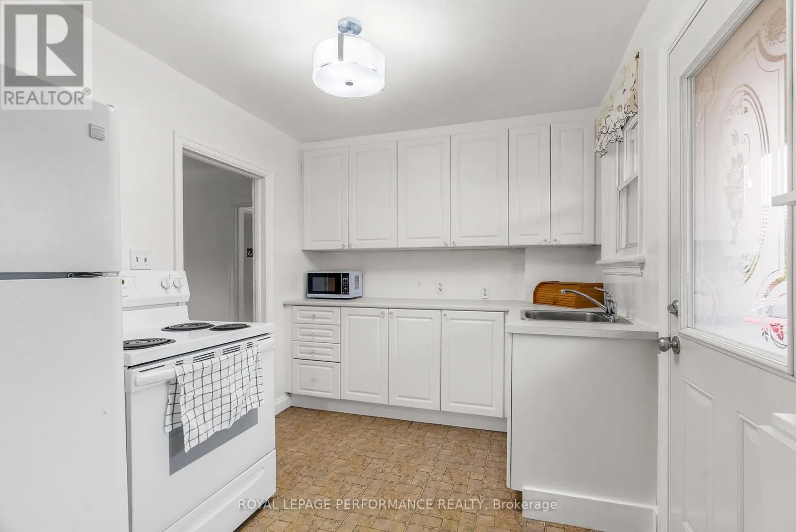 72 DAGMAR AVENUE