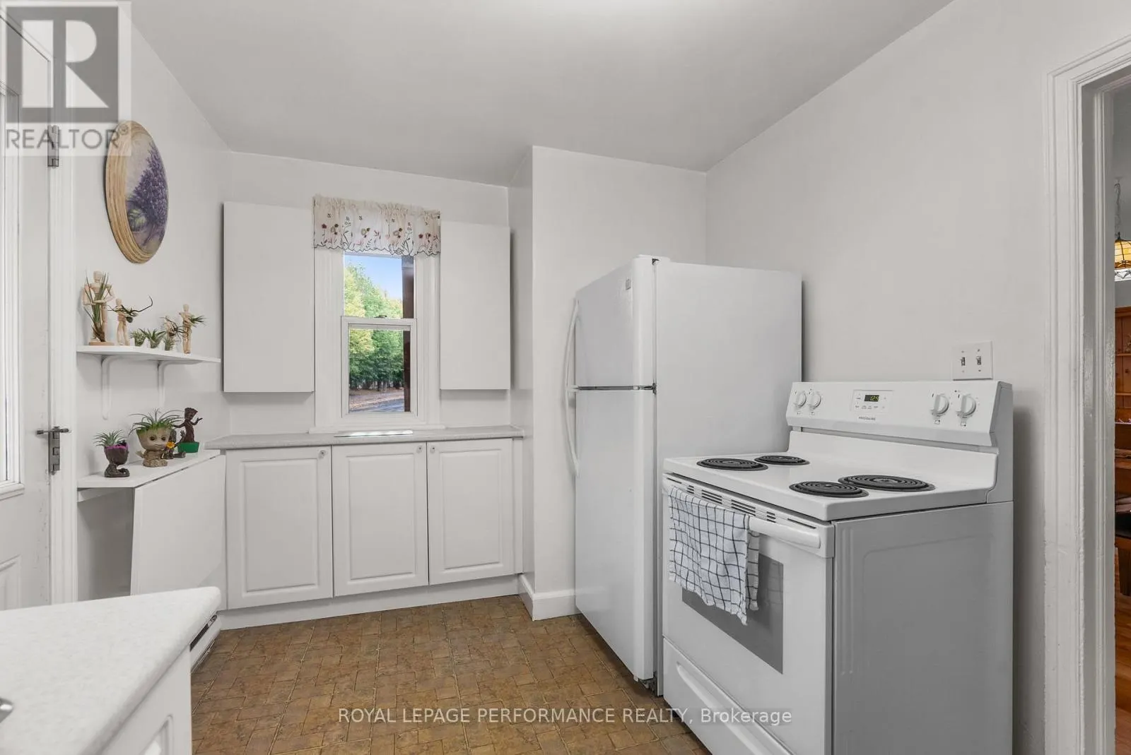 72 DAGMAR AVENUE