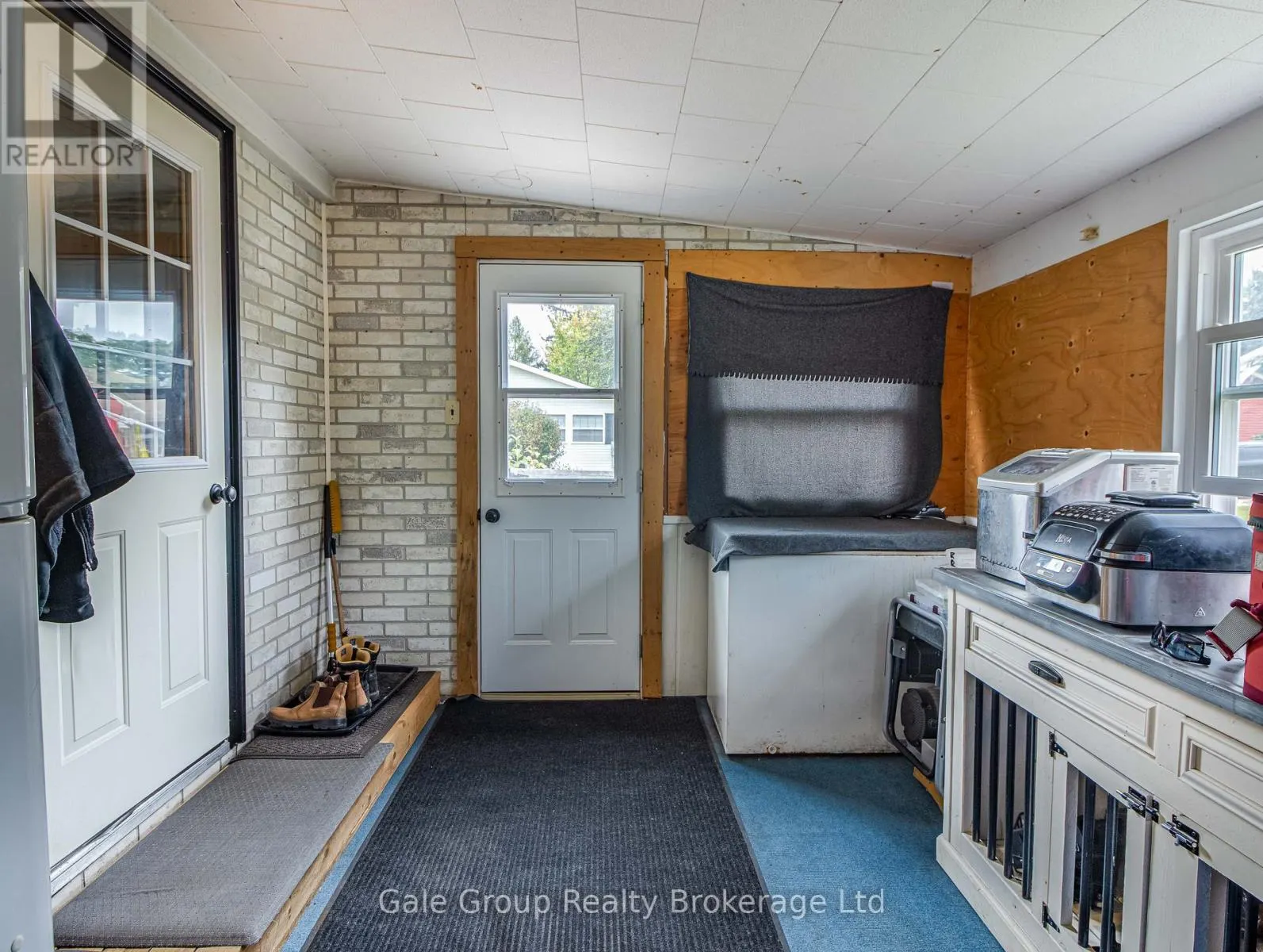 14 ELIZABETH STREET S